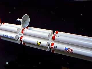 AQUARI2.JPG (36126 bytes)