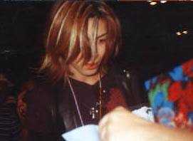 airport02.jpg (12748 bytes)